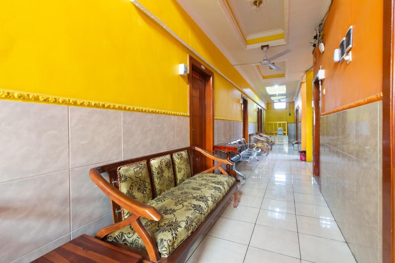 Homestay Gayatri Sawojajar Near Univ Negeri Malang Kampus 2 Mitra Reddoorz Exterior photo