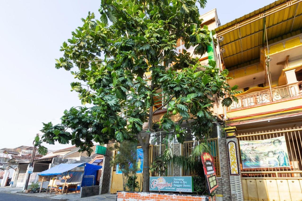 Homestay Gayatri Sawojajar Near Univ Negeri Malang Kampus 2 Mitra Reddoorz Exterior photo