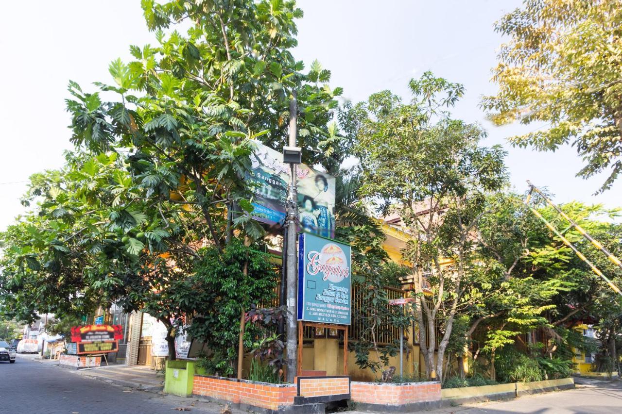 Homestay Gayatri Sawojajar Near Univ Negeri Malang Kampus 2 Mitra Reddoorz Exterior photo
